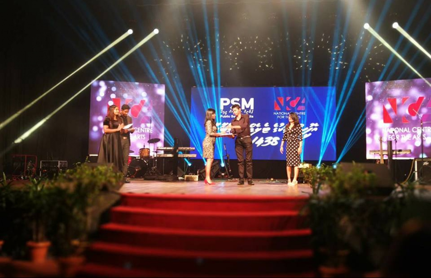 އޮފީސް ޓެލެޑްއްރާމާ މުބާރާތް 2017 ގެ ނަތީޖާ ފާޅު ކުރުމުގެ ހަފުލާގެ ތެރެއިން.