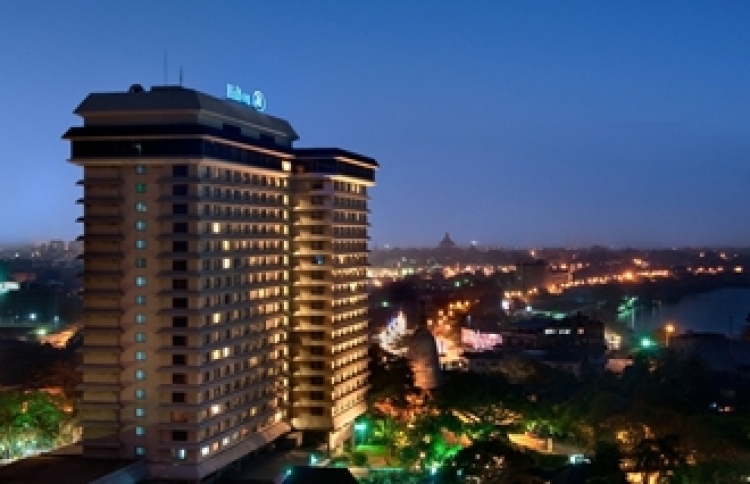 ލަންކާގައި އެކްސިޑެންޓްވެ ދިވެހި ފުލުހަކު އައިސީޔޫގައި