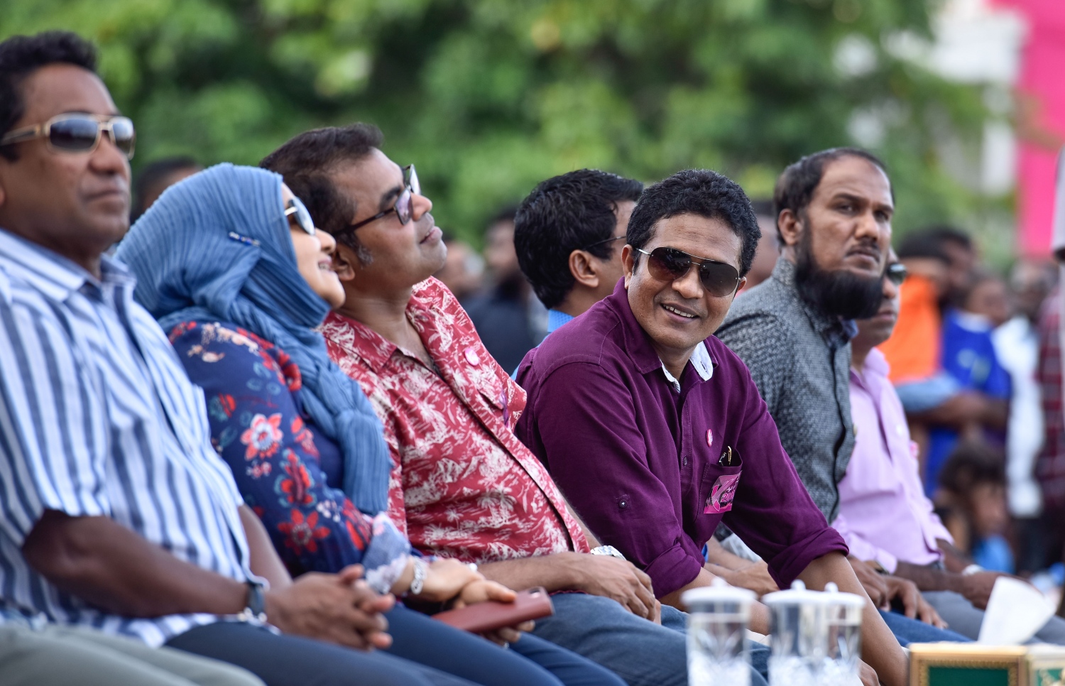 ރައީސް ޔާމީން 2018 ކެމްޕޭން ހަރަކާތެއްގައި ނިހާން ބައިވެރިވެވަޑައިގަންނަވަނީ: ރައީސް ޔާމީން ބަލިކުރެވޭނެ ކެންޑިޑޭޓަކު އިދިކޮޅު ފަރާތްތަކަށް ނުނެރެވޭނެ ކަަމަށް ވިދާޅުވި. --މިހާރު: ހުސެއިން ވަހީދު