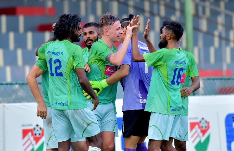 މިލަންދޫ އަތުން ގްރީން ސްޓްރީޓްސް އަށް އުނދަގޫ މޮޅެއް