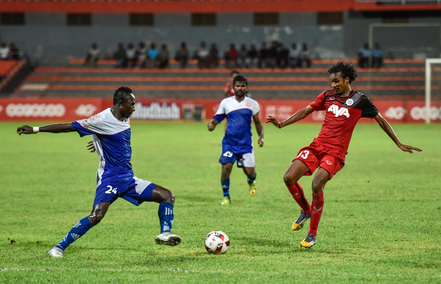 މާޅޮހާއި ތިނަދޫ ކުޅުނު މެޗުގެ ތެރެއިން.-- ފޮޓޯ: ހުސެއިން ވަހީދު/ މިހާރު