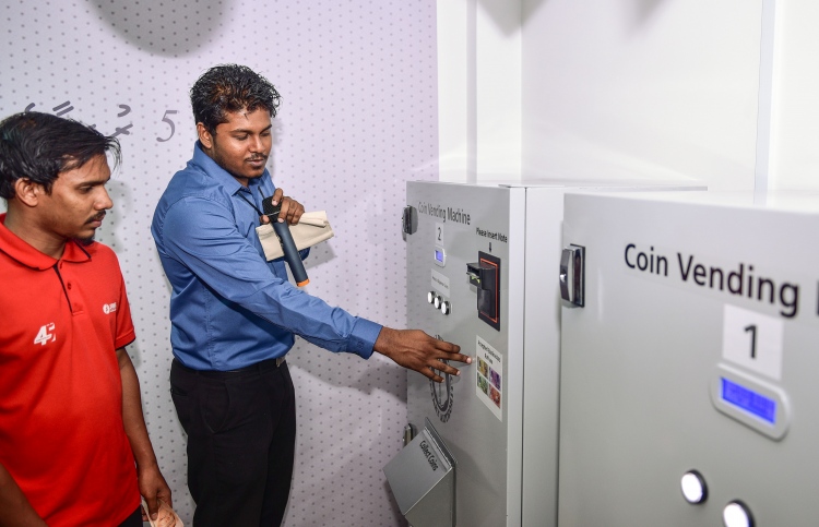 ވަކި ލާރި ނެގޭ ދެ ވެންޑިން މެޝިން ބަހައްޓައިފި