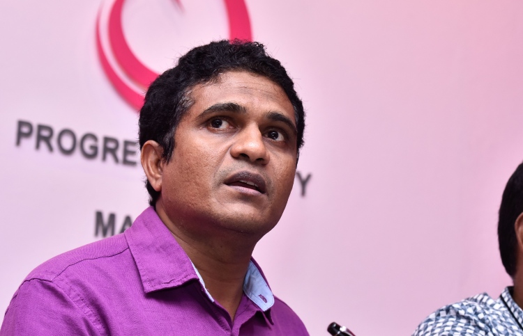 ނިހާންގެ ޝަރީއަތުގެ އަޑުއެހުން ކެންސަލް