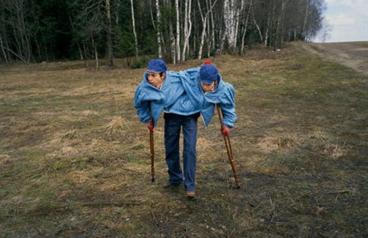 ގުޅިފައިވާ މި ދެބެއިން ބޭނުންކުރީ ތަހުލީލުތައް ކުރަން