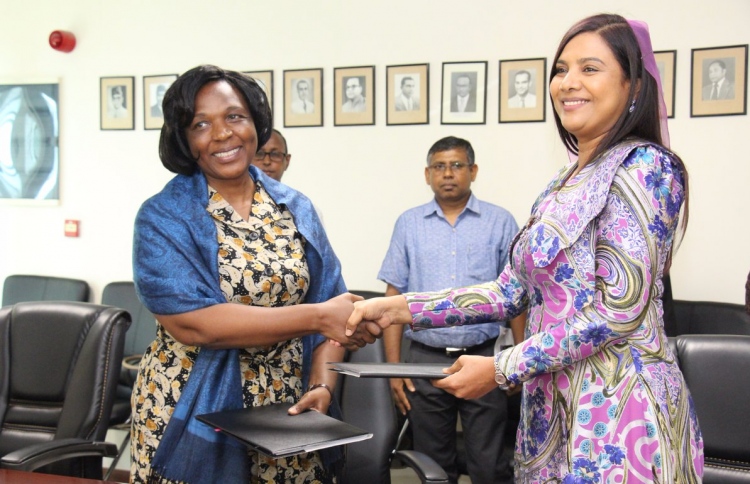 ޔުނިސެފާއެކު ކުޑަކުދިންނާއި ޒުވާނުންގެ އެއްބަސްވުމެއް