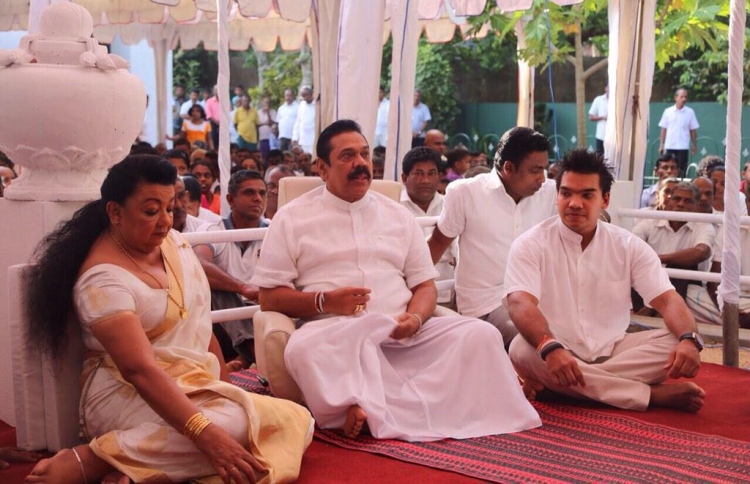 ރާޖަޕަކްސާގެ އާއިލާގެ މެންބަރުން ރިޔާސީ ކޮމިޝަނަށް