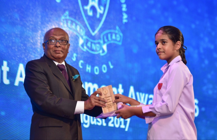 ޣިޔާސުއްދީނުން ކާމިޔާބު ހޯދި ދަރިވަރުންނަށް އެވޯޑު ދީފި