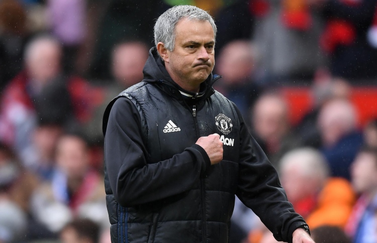 މޮރީނިއޯގެ ނަޒަރުގައި ލީގުގެ ފޭވަރިޓަކީ ޗެލްސީ