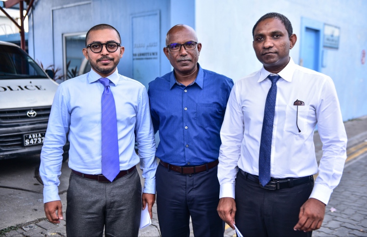 އަމީތާއި ސައުދު ދޫކޮށްލައިފި