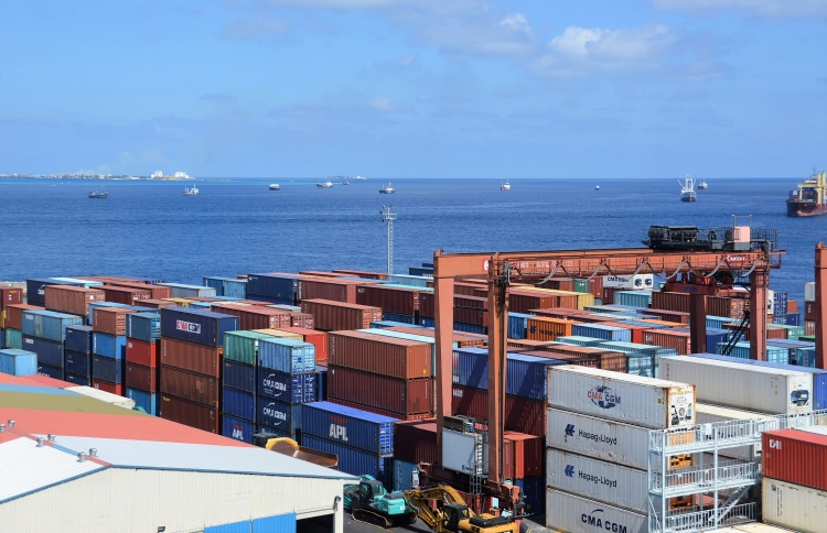 ކޮންޓެއިނަރުން މުދާ ހުސްކުރުމުގެ އަގު ކޮންޓްރޯލްކޮށްފި