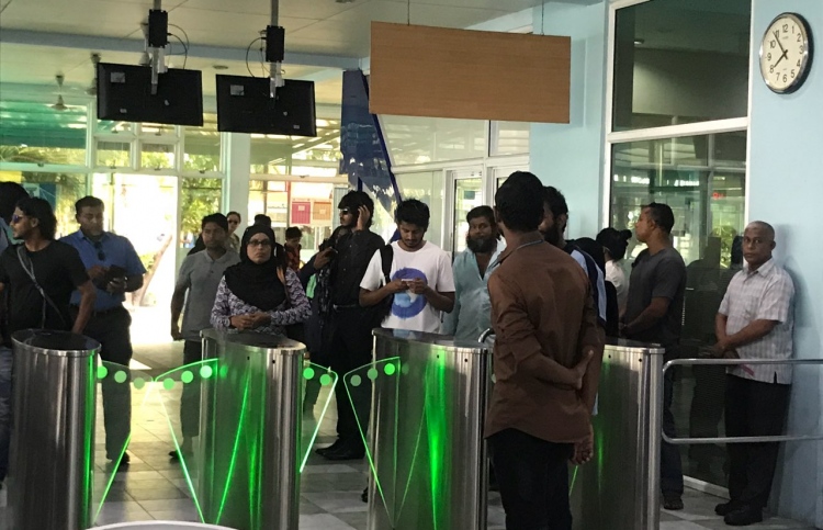 ހުޅުމާލޭގެ އާބާދީ ބޮޑުވަނީ، ފެރީ ނިޒާމު ސުމެއް!