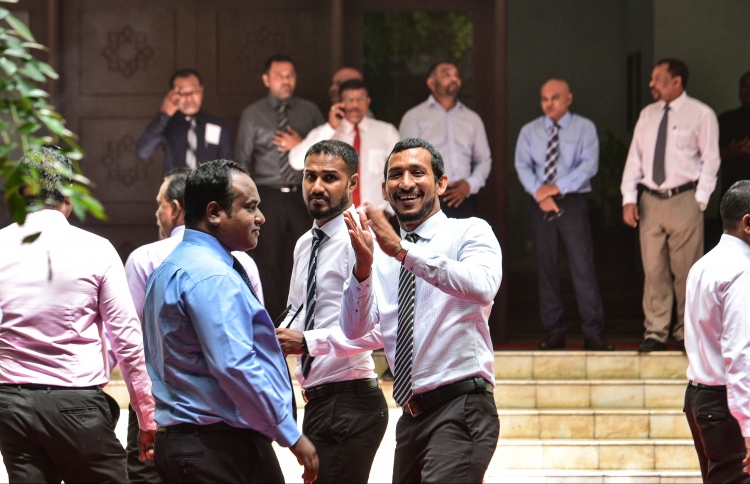 "މަޖިލިހުގެ ކޮންޓްރޯލް ފަލާހަށް، ގޯލް ޖަހާނީ މޫސަ"