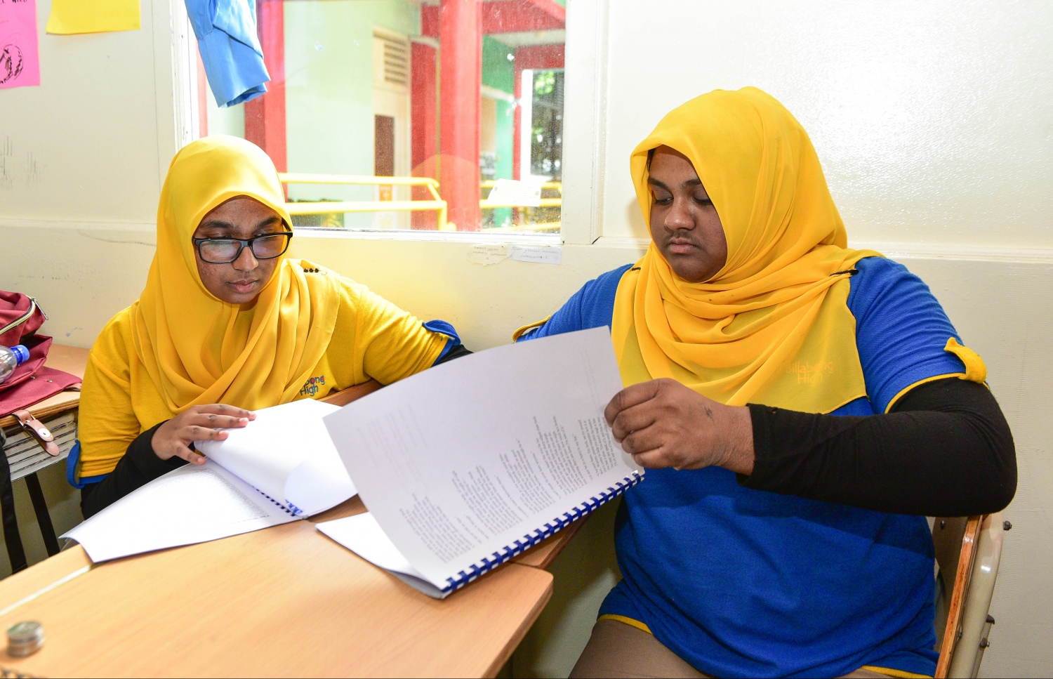 އައިލެންޑާސް އިން މާލޭގައި ހިންގަމުން އަންނަ ބިލަބޮންގް ހައިގެ ދަރިވަރުން ތަކެއް: އެ ސްކޫލުގެ ދަރިވަރުން އަންނަނީ ރާއްޖޭގެ އިތުރުން ބޭރުގެ ފާހަގަ ކޮށްލެވޭ ވަނަތައް ހޯދަމުން.-- ފޮޓޯ: ހުސައިން ވަހީދު/މިހާރު