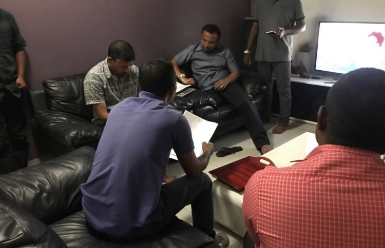 އަބްދުﷲ ރިޔާޒްގެ ފޯނު އަތުލައި، ގެ ފާސްކޮށްފި