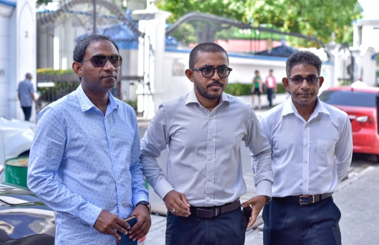 ކޯޓުން އެދުނީ ޝަކުވާ ލިޔުމުން ހުށަހަޅަން: މެމްބަރުން