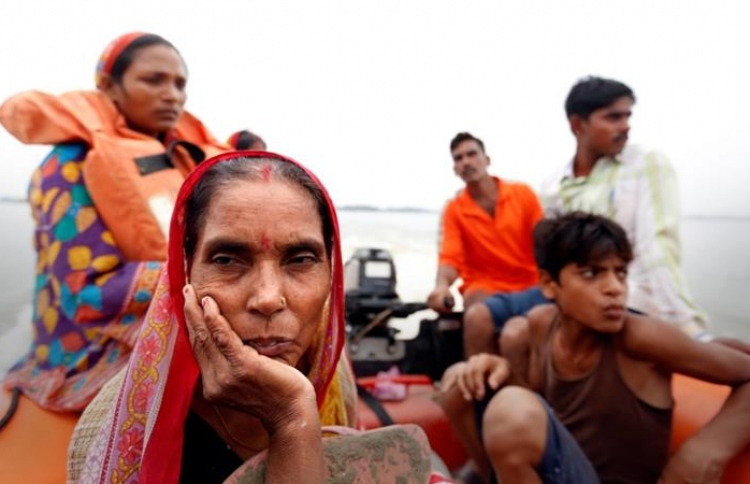 ފެންބޮޑުވުމުގައި ސާކުގެ ތިން ގައުމުން 1200 މަރު