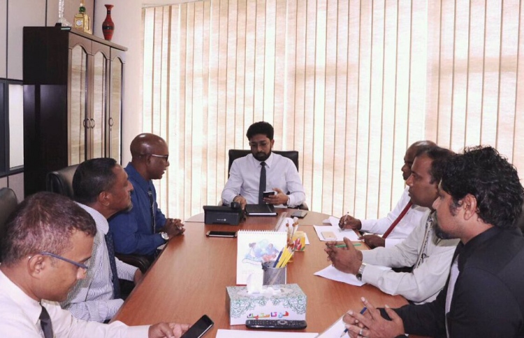 ޖޭޕީގެ ކައުންސިލް މެމްބަރުން އަޒްލީނާ ބައްދަލުކޮށްފި