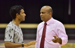 Mohamed Shafy (L) with Volleyball Association President Mohamed Latheef (R). PHOTO: NISHAN ALI/MIHAARU