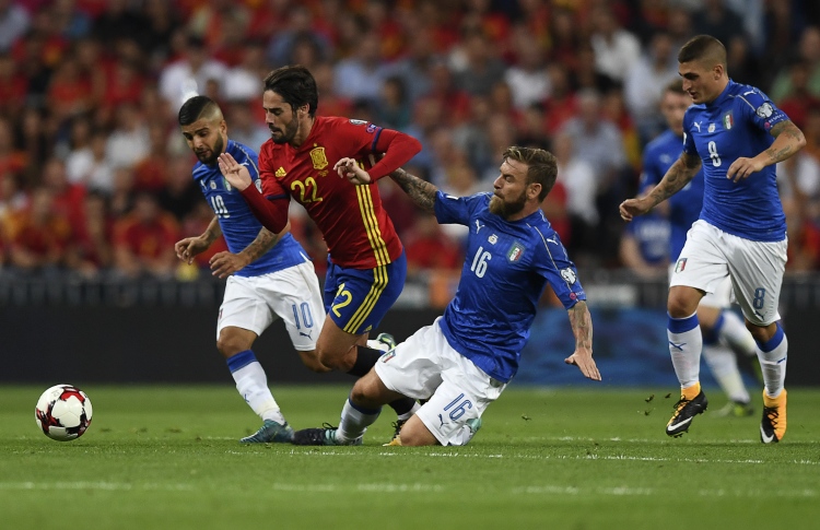 އިޓަލީ ބަލިކޮށް ސްޕެއިން ވޯލްޑް ކަޕާ ދިމާލަށް