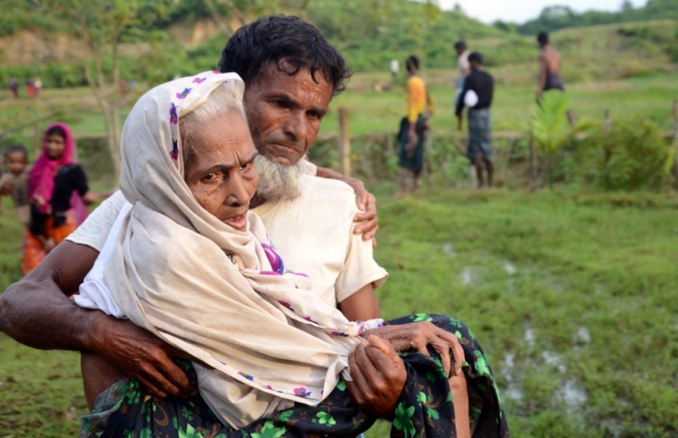 ރޮހިންޖާގައި ހިންގާ ޖަރީމާތައް ހުއްޓުވަންޖެހޭ: މައުމޫން