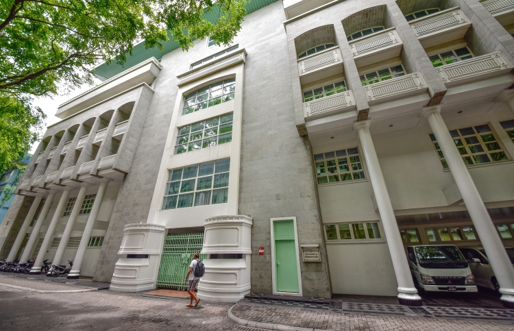 ޣައިރު ހާޒިރުގައި ހުކުމްކުރި ގިނަ ބަޔަކަށް ލުއި ދީފި