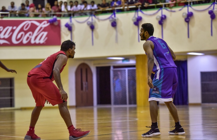 ފައިނަލުގައި ކިންގްސް އާއި ޓީރެކްސްގެ ކުރިމަތިލުމެއް