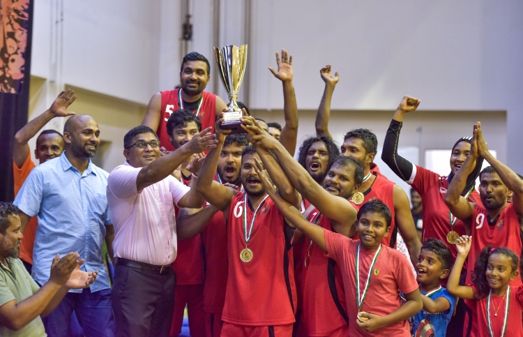 އެމްބީއޭ ޗެމްޕިއަންޝިޕް ޓީރެކްސް އާއި ޓައިޓަންސް އަށް