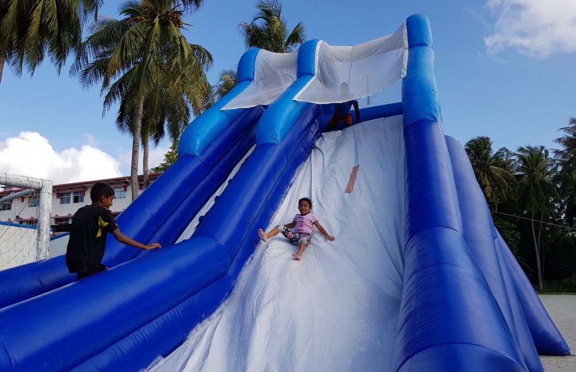 ވިލިމާލެ: ސެޕްޓެމްބަރު 9، 2017- ޕީސް ފައުންޑޭޝަނުން އިންތިޒާމުކޮށްގެން ވިލިމާލޭ ބޯޅަދަނޑުގައި ބޭއްވި "ޕެބްްލްސް" އާއިލީ ހަވީރުގެ ތެރެއިން.--- ފޮޓޯ: އަހުމަދު އަބްދުﷲ ސައީދު/ މިހާރު