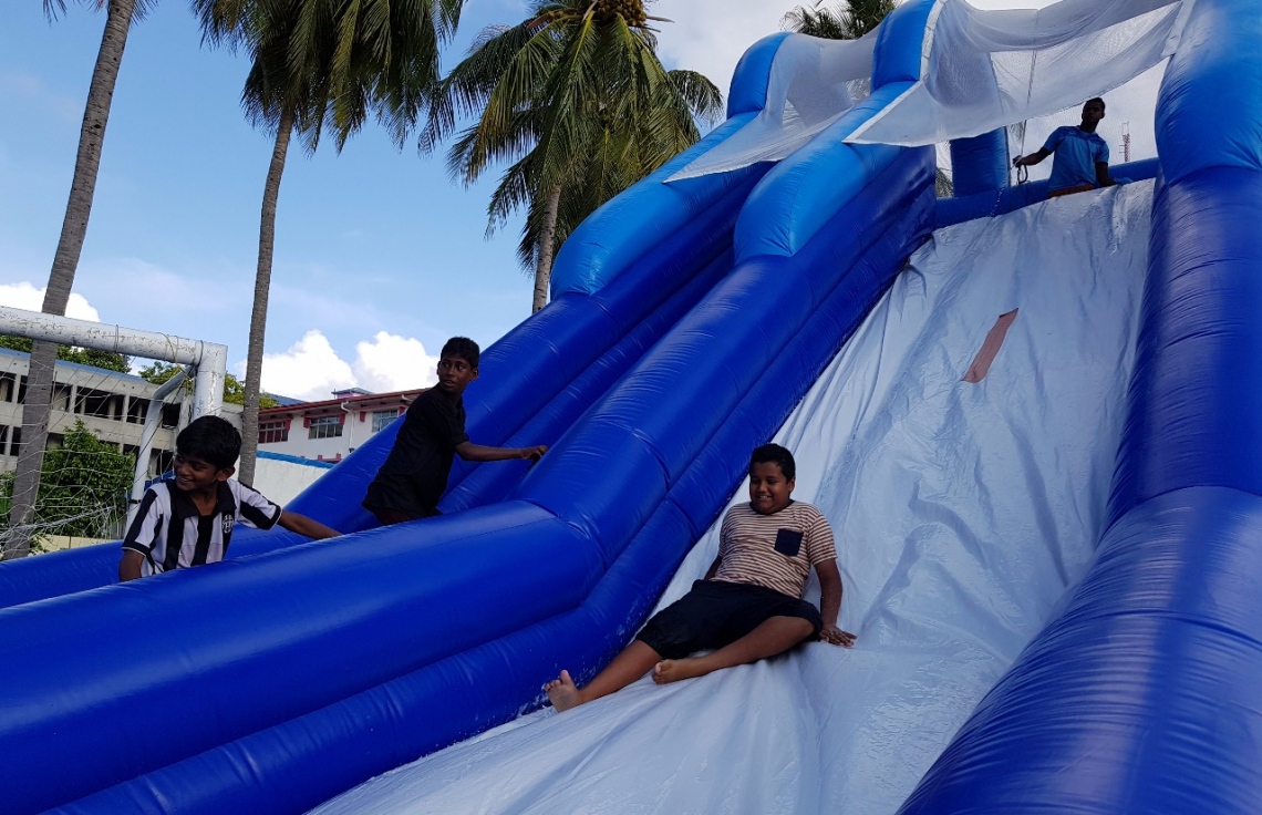 ވިލިމާލެ: ސެޕްޓެމްބަރު 9، 2017- ޕީސް ފައުންޑޭޝަނުން އިންތިޒާމުކޮށްގެން ވިލިމާލޭ ބޯޅަދަނޑުގައި ބޭއްވި "ޕެބްްލްސް" އާއިލީ ހަވީރުގެ ތެރެއިން.--- ފޮޓޯ: އަހުމަދު އަބްދުﷲ ސައީދު/ މިހާރު