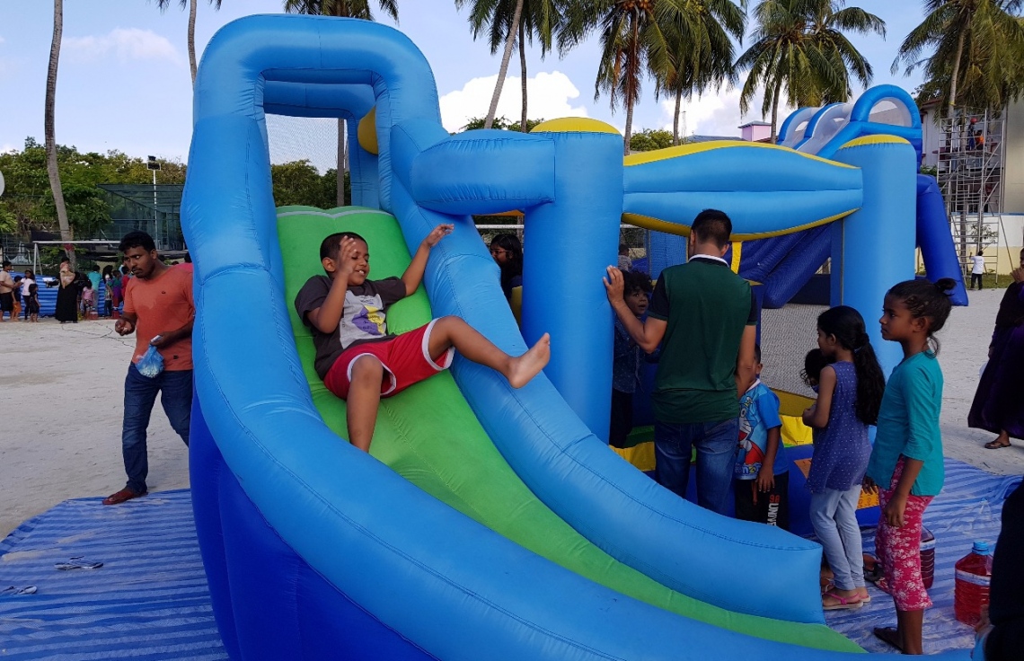 ވިލިމާލެ: ސެޕްޓެމްބަރު 9، 2017- ޕީސް ފައުންޑޭޝަނުން އިންތިޒާމުކޮށްގެން ވިލިމާލޭ ބޯޅަދަނޑުގައި ބޭއްވި "ޕެބްްލްސް" އާއިލީ ހަވީރުގެ ތެރެއިން.--- ފޮޓޯ: އަހުމަދު އަބްދުﷲ ސައީދު/ މިހާރު