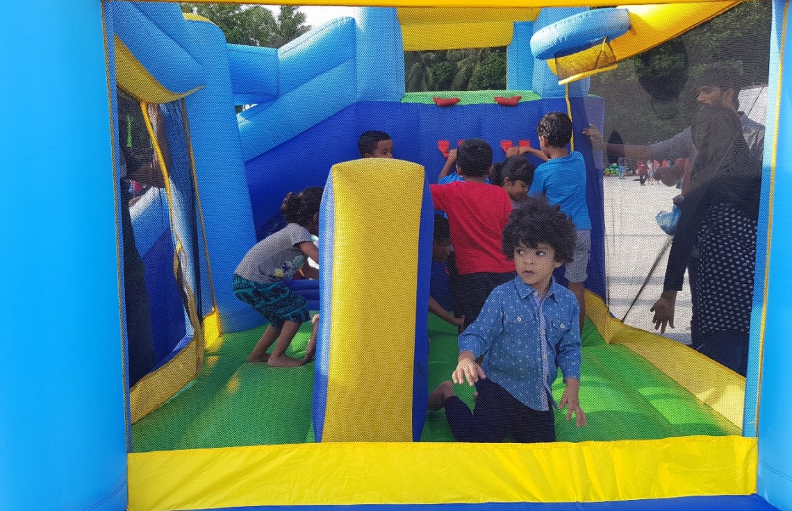 ވިލިމާލެ: ސެޕްޓެމްބަރު 9، 2017- ޕީސް ފައުންޑޭޝަނުން އިންތިޒާމުކޮށްގެން ވިލިމާލޭ ބޯޅަދަނޑުގައި ބޭއްވި "ޕެބްްލްސް" އާއިލީ ހަވީރުގެ ތެރެއިން.--- ފޮޓޯ: އަހުމަދު އަބްދުﷲ ސައީދު/ މިހާރު