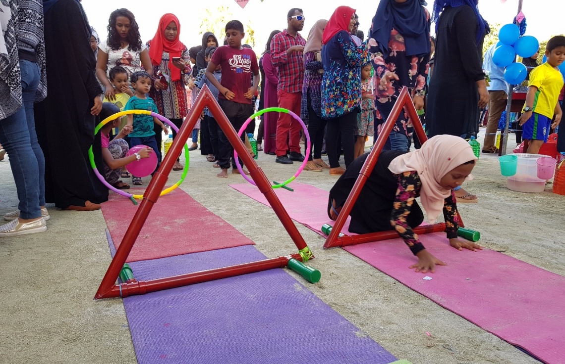 ވިލިމާލެ: ސެޕްޓެމްބަރު 9، 2017- ޕީސް ފައުންޑޭޝަނުން އިންތިޒާމުކޮށްގެން ވިލިމާލޭ ބޯޅަދަނޑުގައި ބޭއްވި "ޕެބްްލްސް" އާއިލީ ހަވީރުގެ ތެރެއިން.--- ފޮޓޯ: އަހުމަދު އަބްދުﷲ ސައީދު/ މިހާރު