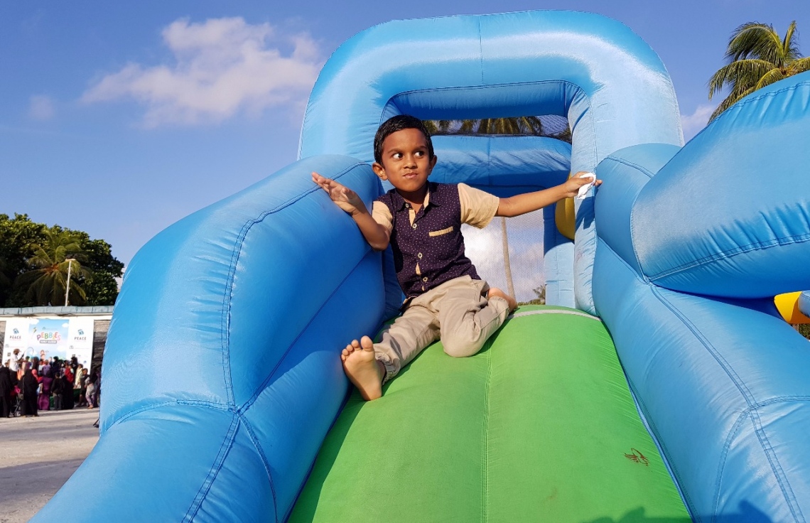 ވިލިމާލެ: ސެޕްޓެމްބަރު 9، 2017- ޕީސް ފައުންޑޭޝަނުން އިންތިޒާމުކޮށްގެން ވިލިމާލޭ ބޯޅަދަނޑުގައި ބޭއްވި "ޕެބްްލްސް" އާއިލީ ހަވީރުގެ ތެރެއިން.--- ފޮޓޯ: އަހުމަދު އަބްދުﷲ ސައީދު/ މިހާރު