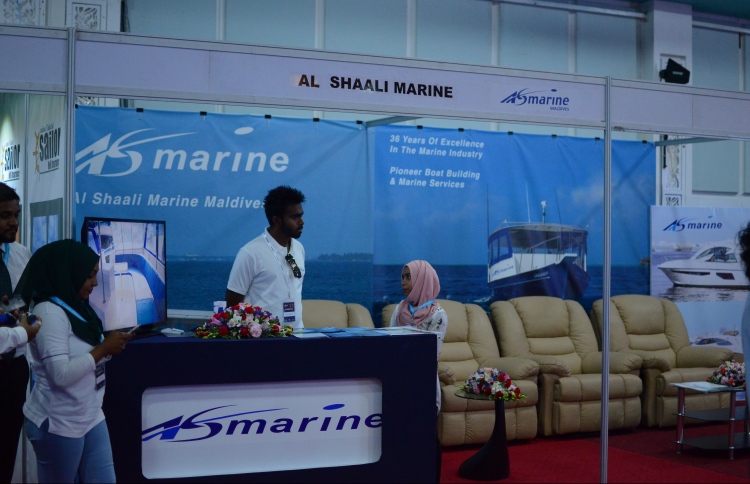 އަލް ޝާލީ މެރިން އިން އާ ލޯންޗެއް ތައާރަފްކޮށްފި