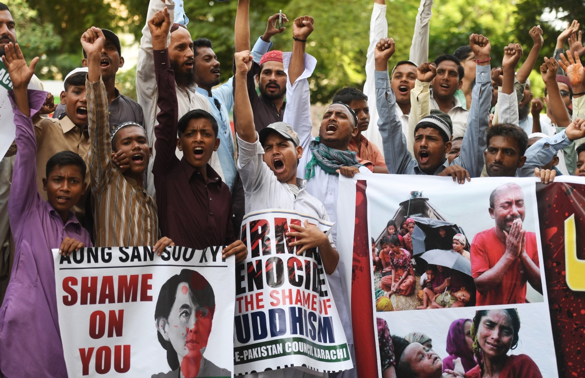 ރޮހިންޖާ މުސްލިމުންނަށް ކުރާ އަނިޔާއާ ދެކޮޅަށް ޕާކިސްތާނުގައި މުޒާހަރާ ކުރަނީ. --ފޮޓޯ:އޭއެފްޕީ