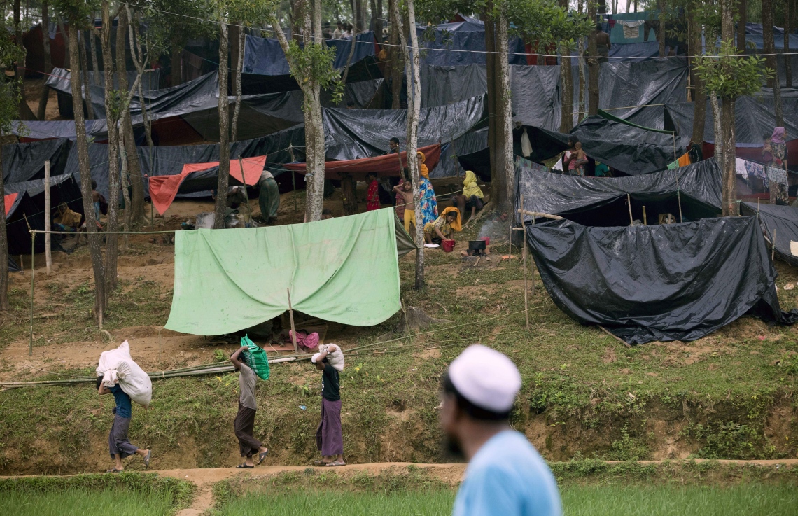 ބަންލަދޭޝްގެ ބޯޑަރު ކައިރީ ރޮހިންޖާ މުސްލިމުން އުޅޭ ބައެއް ފޭލިގެތައް. --ފޮޓޯ:އޭއެފްޕީ