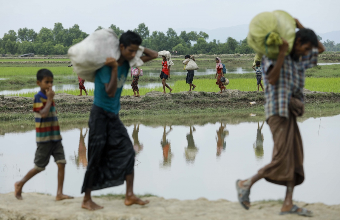 މިއަންމާގެ ރެފިއުޖީންތަކެއް ބަންގްލަދޭޝް އަށް އެތެރެވަނީ. --ފޮޓޯ:އޭއެފްޕީ
