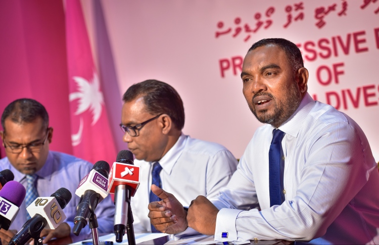 އަދުރޭ އާއި އާރިފު މުޅިން ވެސް ދެއްކީ ސިޔާސީ ވާހަކަ!