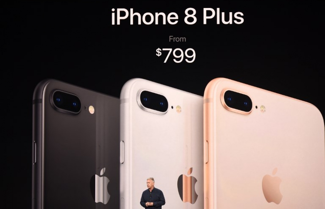 އެޕަލްގެ އާ އުފެއްދުންތައް ދައްކާލުމަށް، ކެލިފޯނިއާގެ ކަޕަޓީނޯގައި ހުންނަ އެ ކުންފުނީގެ އާ ކެމްޕަސްގައ ސެޕްޓެމްބަރު 12، 2017 ގައި ބޭއްވި ހާއްސަ ހަފުލާގައި އުފެއްދުންތަކާ ބެހޭ މައުލޫމާތު ދެނީ. -- ފޮޓޯ: އޭއެފްޕީ