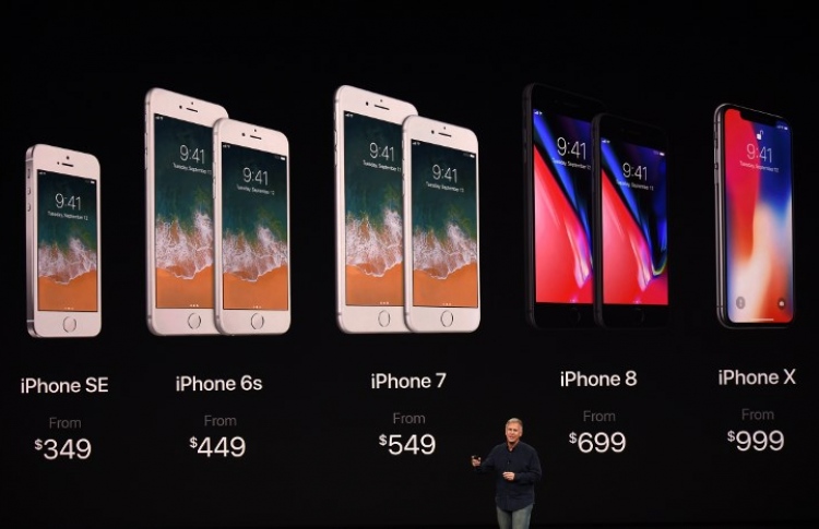 އެންމެ ފަހުގެ އައިފޯނު ދިރާގުން ހުކުރު ދުވަހު ވިއްކަނީ