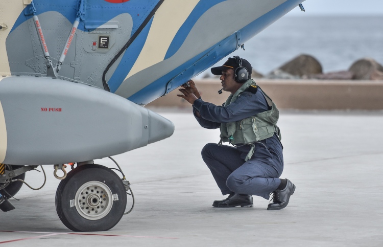 އިންޑިއާ ސިފައިން ބާލައި، ގެންނަނީ މަދަނީ މީހުން!