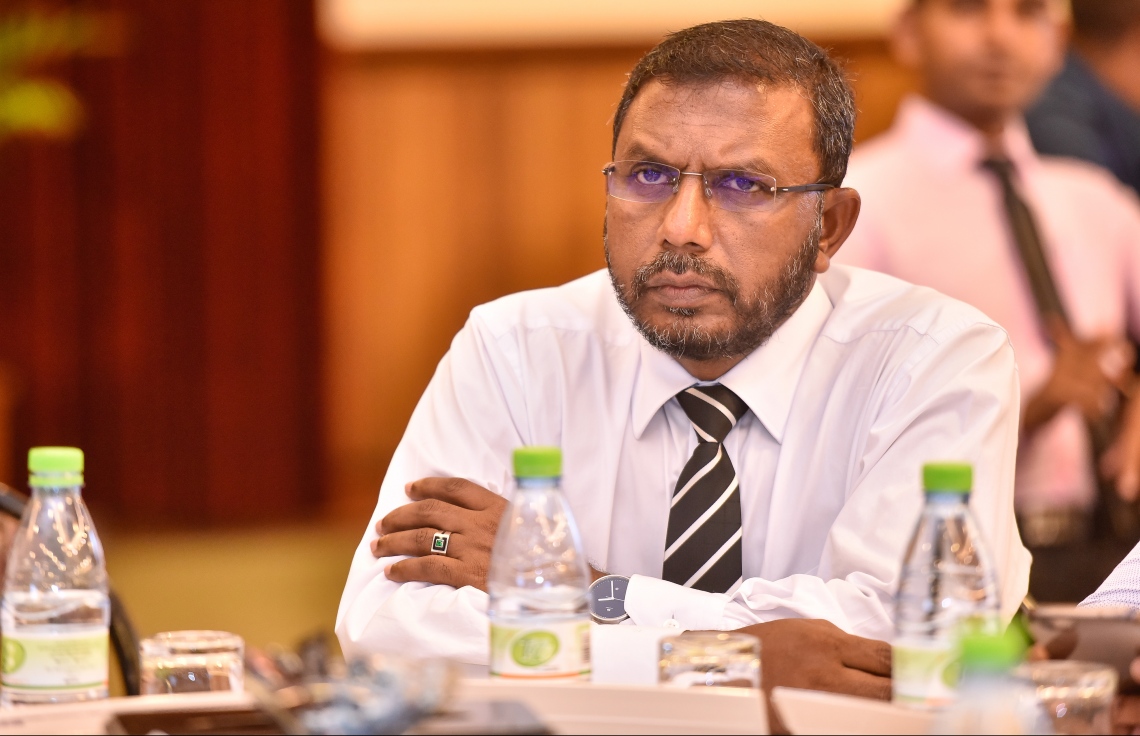 ބަނޑޮސް ރިސޯޓް: ސެޕްޓެމްބަރު 14، 2017- ފަނޑިޔާރުންގެ މަހާސިންތާގެ މިއަދުގެ ސެޝަންގެ ތެރެއިން: މި މަހާސިންތާ ފެށުމުގެ ރަސްމިއްޔާތުގައި ވަނީ ފަނޑިޔާރުންނާއި ގާނޫނީ ވަކީލުންނާއި ކޯޓުތަކުގެ މުވައްޒަފުންނަށް ދާއިމީ ގޮތެއްގައި ތައުލީމާއި ތަމްރީނު ދިނުމުގައި އެހީތެރިވުމުގެ ގޮތުން ޖުޑިޝަލް އެކަޑަމީ އާއި މެލޭޝިއާގެ އިސްލާމިކް ޔުނިވާސިޓީއާ ދެމެދު އެއްބަސްވުމެއްގައި ސޮއިކޮށްފައި.---ފޮޓޯ: ނިޝާން އަލީ/މިހާރު