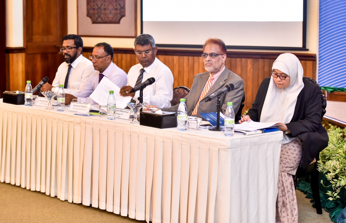 ބަނޑޮސް ރިސޯޓް: ސެޕްޓެމްބަރު 14، 2017- ފަނޑިޔާރުންގެ މަހާސިންތާގެ މިއަދުގެ ސެޝަންގެ ތެރެއިން: މި މަހާސިންތާ ފެށުމުގެ ރަސްމިއްޔާތުގައި އުއްތަމަ ފަނޑިޔާރު އަބްދުﷲ ސައީދު ވިދާޅުވީ އިލެކްޓްރޯކިން ނިޒާމެއް މެދުވެރިކޮށް ކޯޓުތަކަށް މައްސަލަ ހުށަހެޅޭނެ ގޮތެއް ހެދުމުގެ މަސައްކަތް ކުރަމުން އަންނަ ކަމަށް.---ފޮޓޯ: ނިޝާން އަލީ/މިހާރު