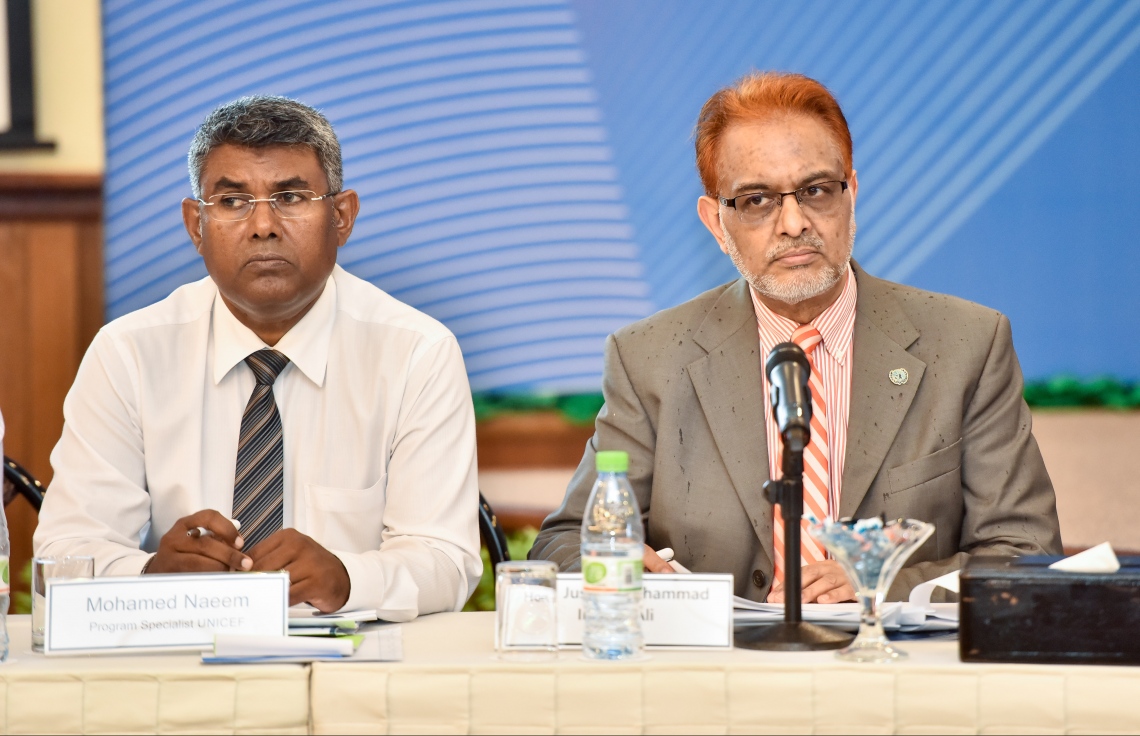 ބަނޑޮސް ރިސޯޓް: ސެޕްޓެމްބަރު 14، 2017- ފަނޑިޔާރުންގެ މަހާސިންތާގެ މިއަދުގެ ސެޝަންގެ ތެރެއިން: މި މަހާސިންތާ ފެށުމުގެ ރަސްމިއްޔާތުގައި އުއްތަމަ ފަނޑިޔާރު އަބްދުﷲ ސައީދު ވިދާޅުވީ އިލެކްޓްރޯކިން ނިޒާމެއް މެދުވެރިކޮށް ކޯޓުތަކަށް މައްސަލަ ހުށަހެޅޭނެ ގޮތެއް ހެދުމުގެ މަސައްކަތް ކުރަމުން އަންނަ ކަމަށް.---ފޮޓޯ: ނިޝާން އަލީ/މިހާރު