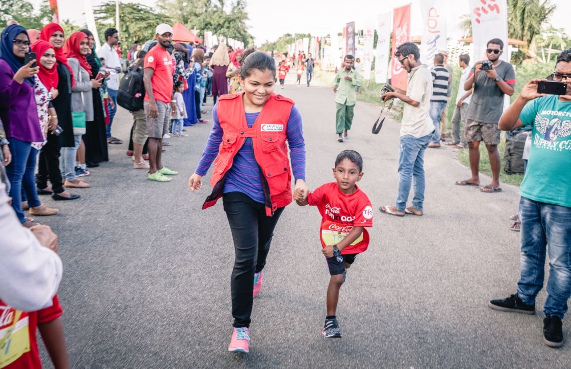 ހިތަދޫ، އައްޑޫ ސިޓީ (ސެޕްޓެމްބަރު 17) – ކޮކާކޯލާ ޓީއެފްޖީ "ރަން އިން އައްޑޫ" އިވެންޓުގެ ތެރެއިން. –ފޮޓޯ: އިބްރާހިމް އުޝާފަތު