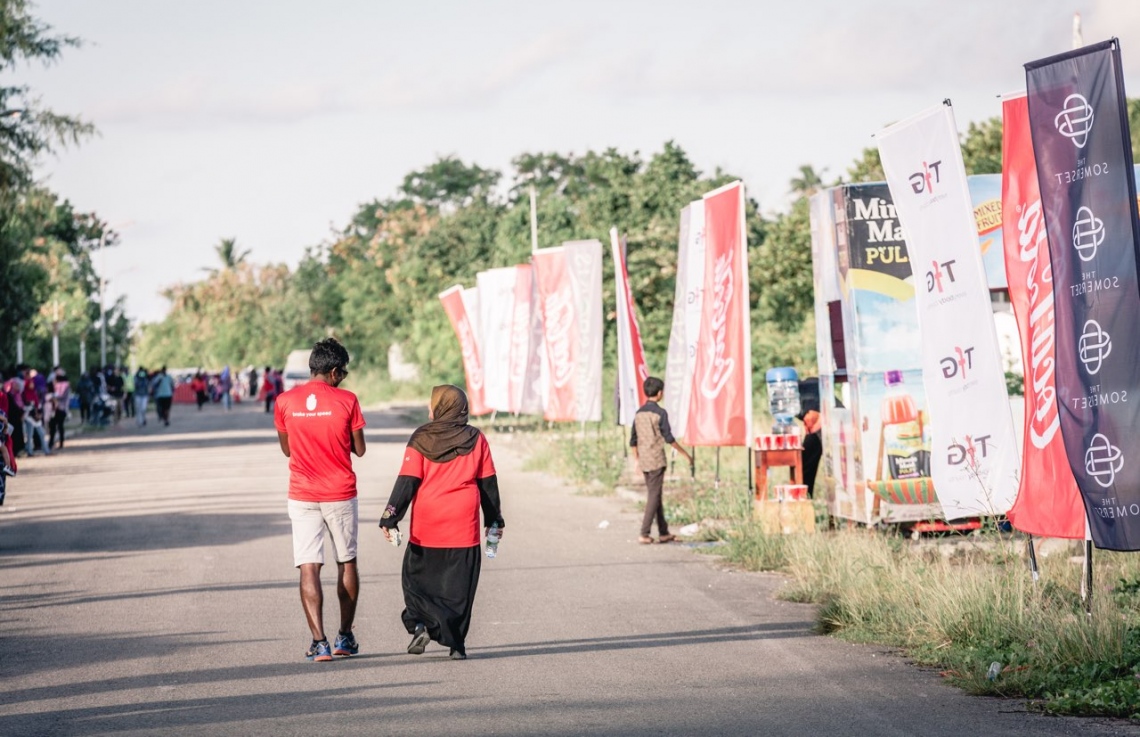 ހިތަދޫ، އައްޑޫ ސިޓީ (ސެޕްޓެމްބަރު 17) – ކޮކާކޯލާ ޓީއެފްޖީ "ރަން އިން އައްޑޫ" އިވެންޓުގެ ތެރެއިން. –ފޮޓޯ: އިބްރާހިމް އުޝާފަތު