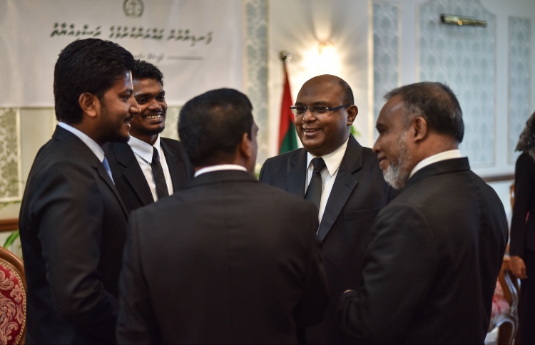 ފެބްރުއަރީ 1ގައި އަމުރު ނެރުނީ ގާނޫނީ އުސޫލުން ބޭރުން