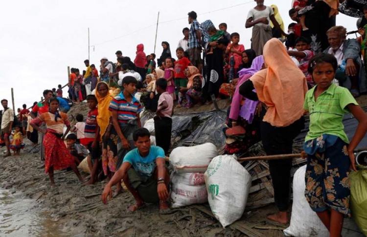 ރޮހިންޖާގެ އެހީގެ ޝިޕްމަންޓަކަށް ބުޑިސްޓުން ހުރަސް އަޅައިފި