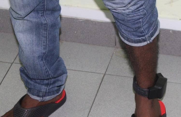 ޓެގެއް ނޭޅުވުނު! ބުނަނީ މަސައްކަތްކުރާ ވާހަކަ!