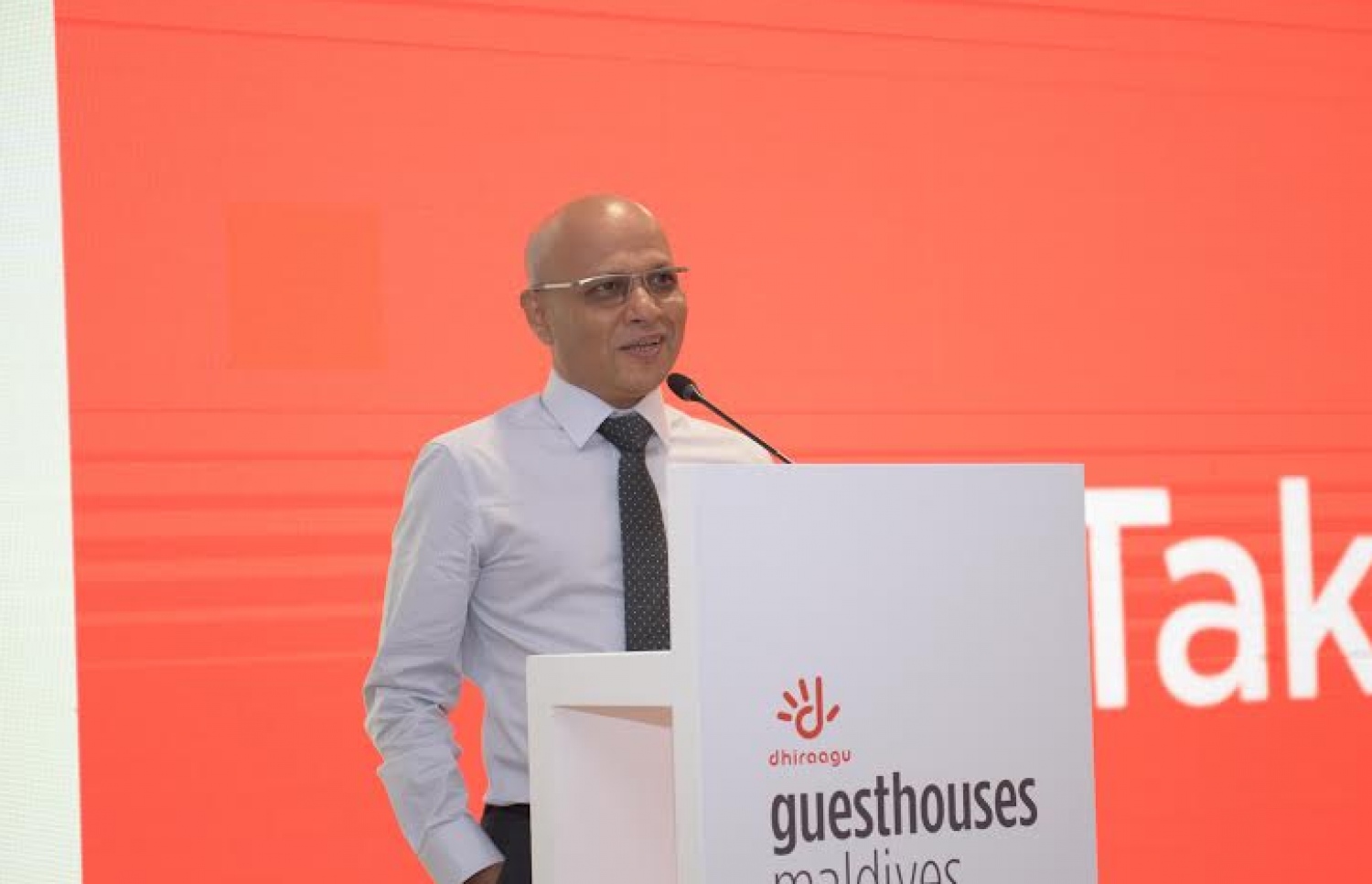 ދާދިފަހުން ބޭއްވި ގެސްޓް ހައުސް ކޮންފަރެންސްގައި ދިރާގުގެ ސީއީއޯ އިސްމާއިލް ރަޝީދު ވާހަކަދައްކަވަނީ. ފޮޓޯ: ދިރާގު